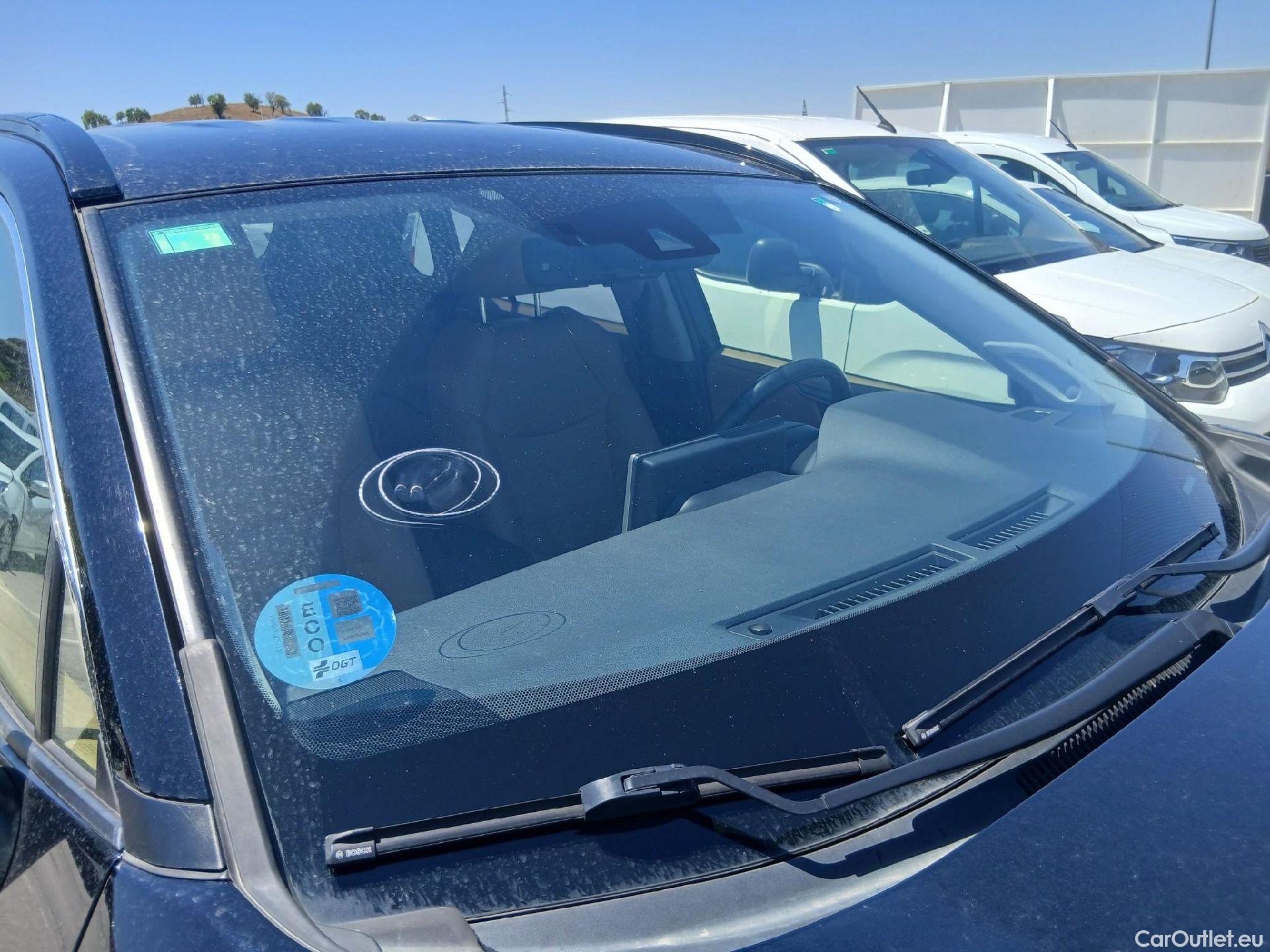  Toyota  RAV4 TOYOTA  / 2018 / 5P / todoterreno 2.5l 220H Luxury #31