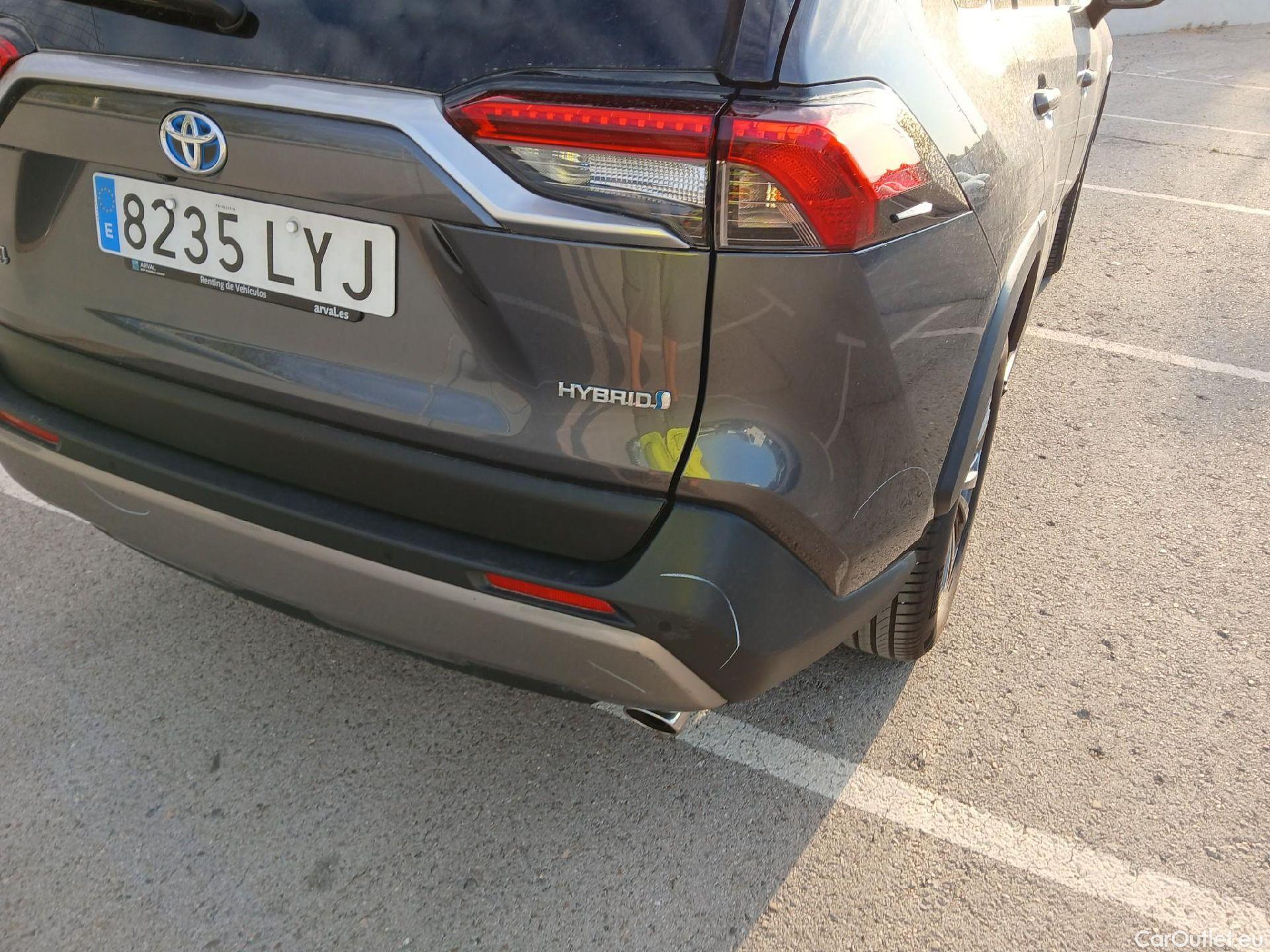  Toyota  RAV4 TOYOTA  / 2018 / 5P / todoterreno 2.5l 220H Advance #6