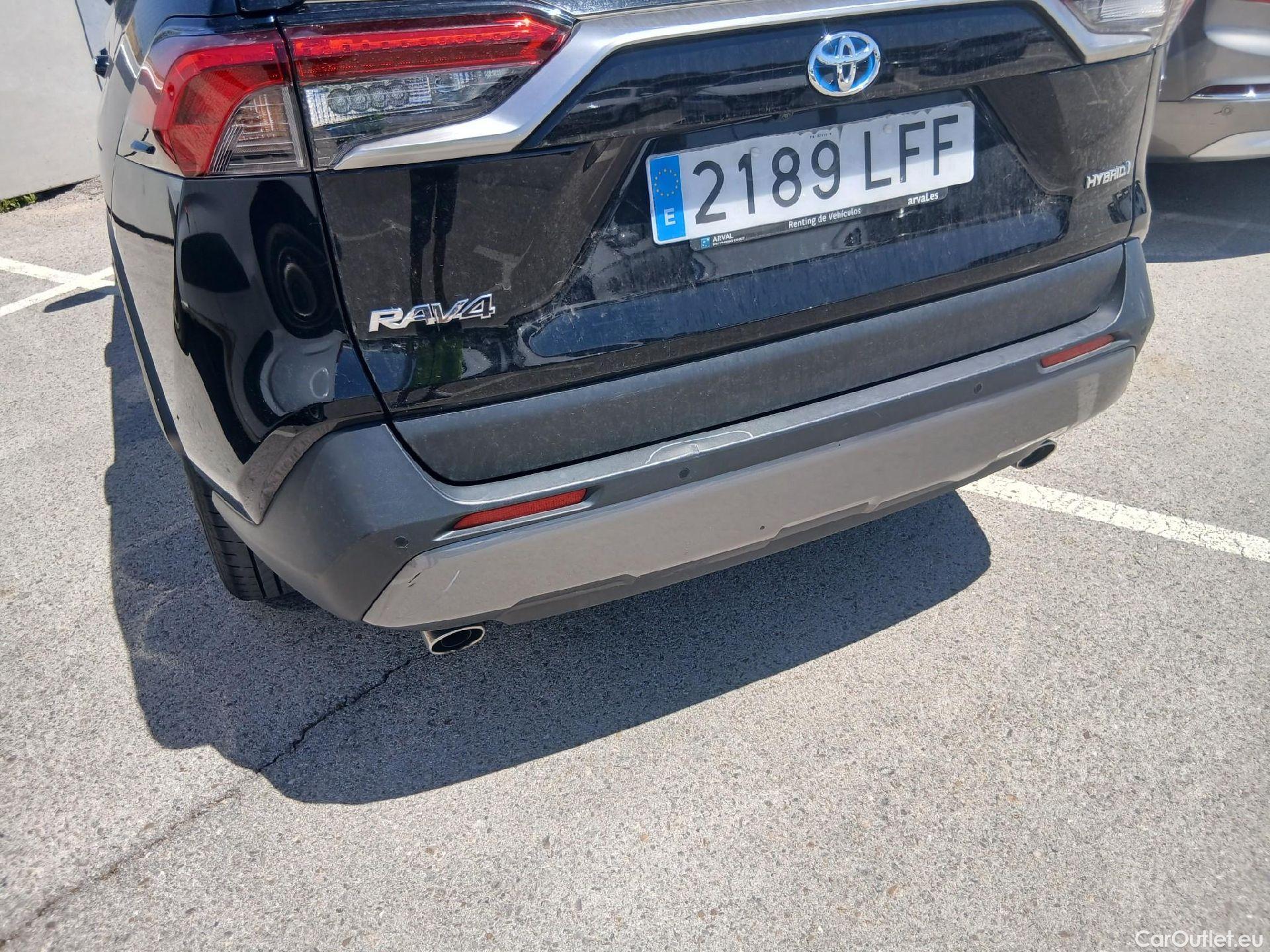  Toyota  RAV4 TOYOTA  / 2018 / 5P / todoterreno 2.5l 220H Luxury #18