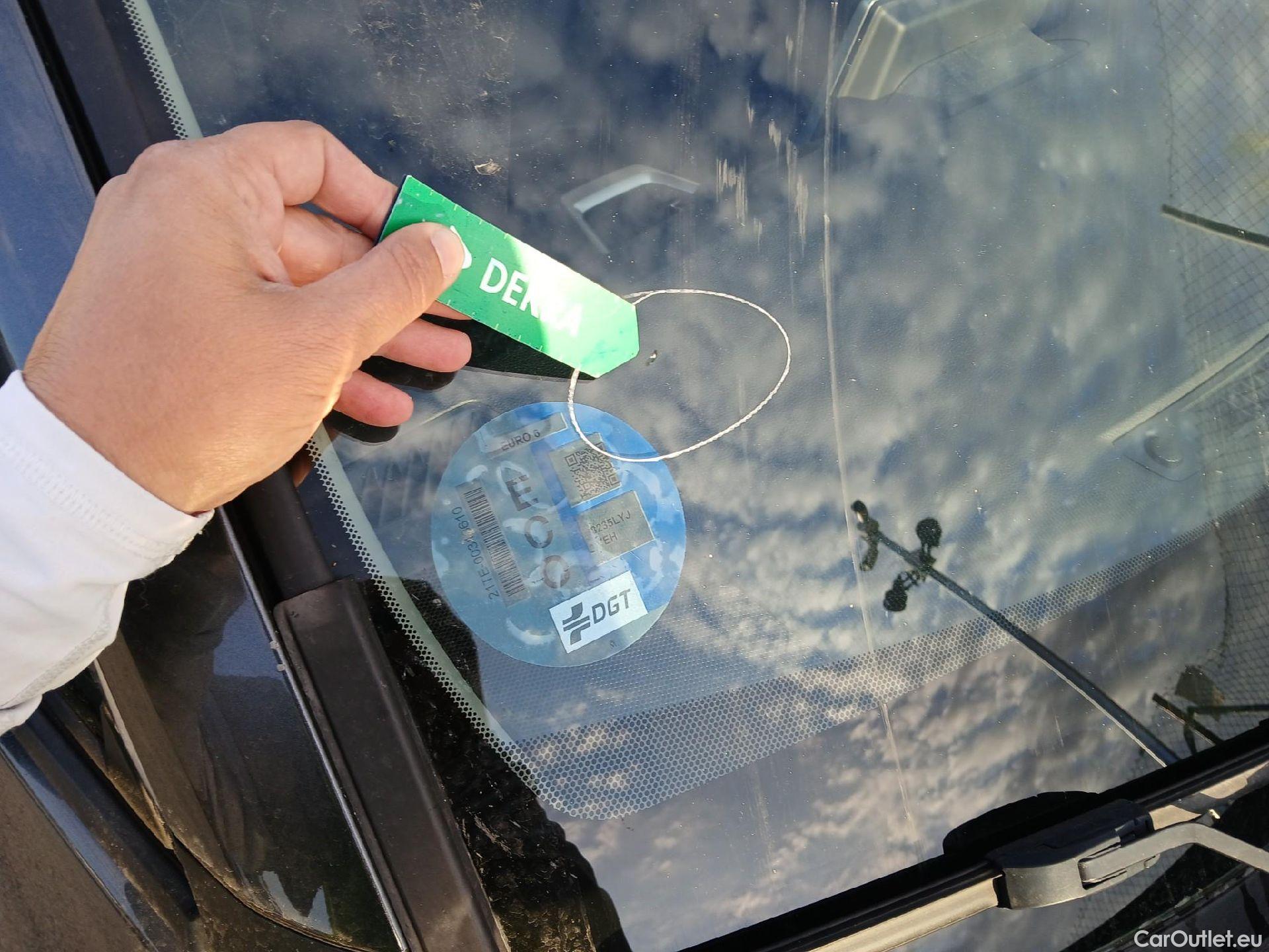  Toyota  RAV4 TOYOTA  / 2018 / 5P / todoterreno 2.5l 220H Advance #3
