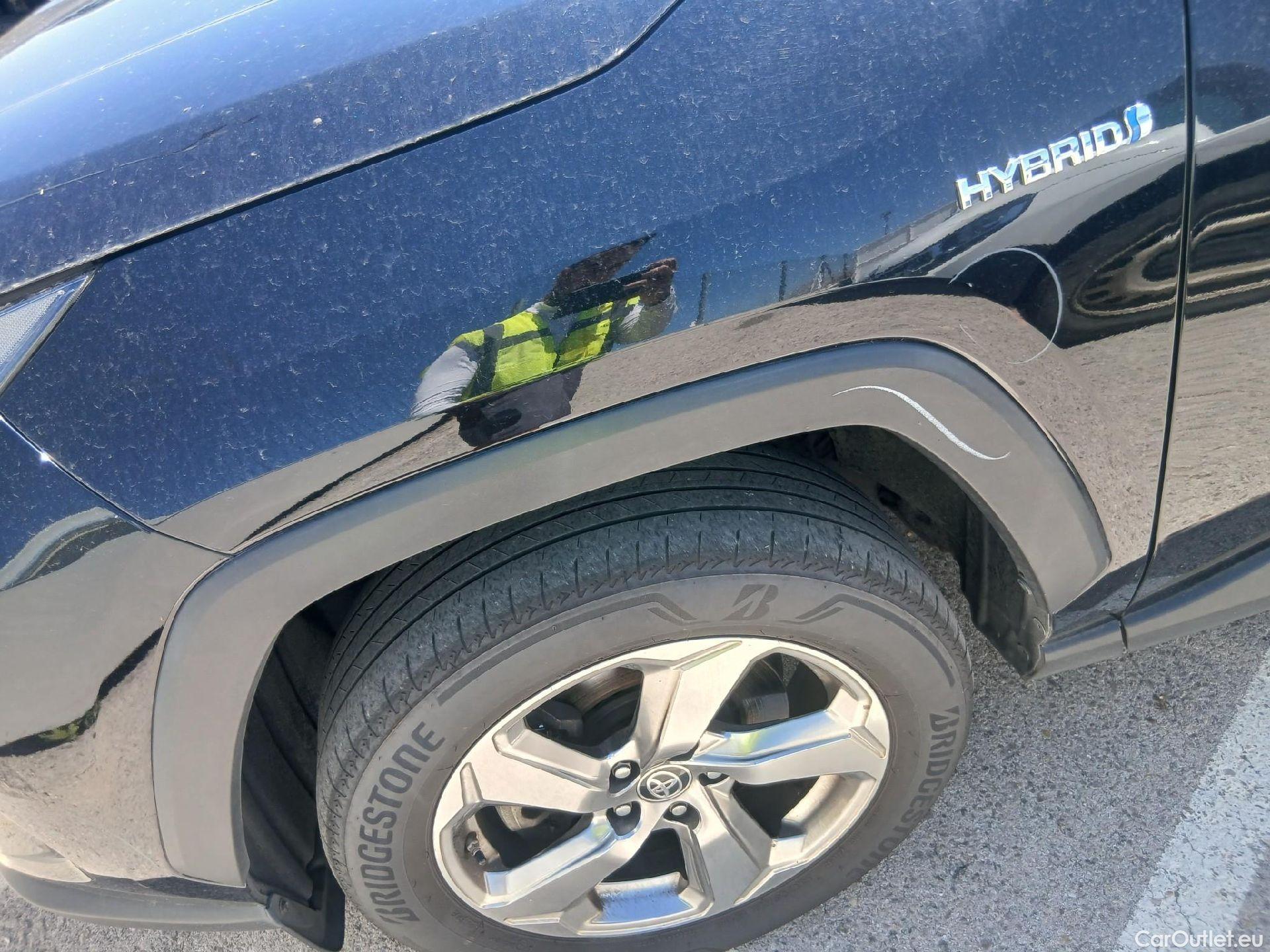  Toyota  RAV4 TOYOTA  / 2018 / 5P / todoterreno 2.5l 220H Luxury #10