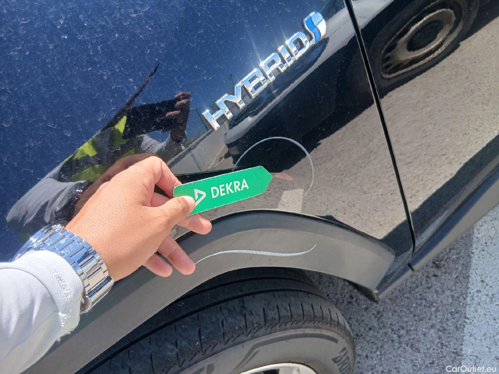  Toyota  RAV4 TOYOTA  / 2018 / 5P / todoterreno 2.5l 220H Luxury #7