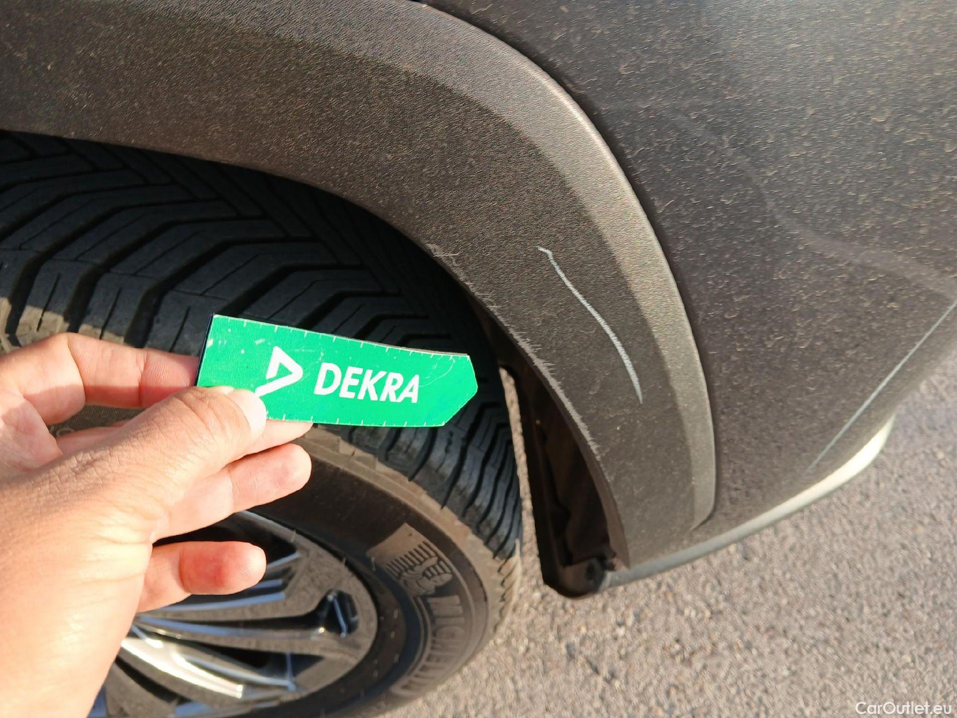  Toyota  RAV4 TOYOTA  / 2018 / 5P / todoterreno 2.5l 220H Advance #16