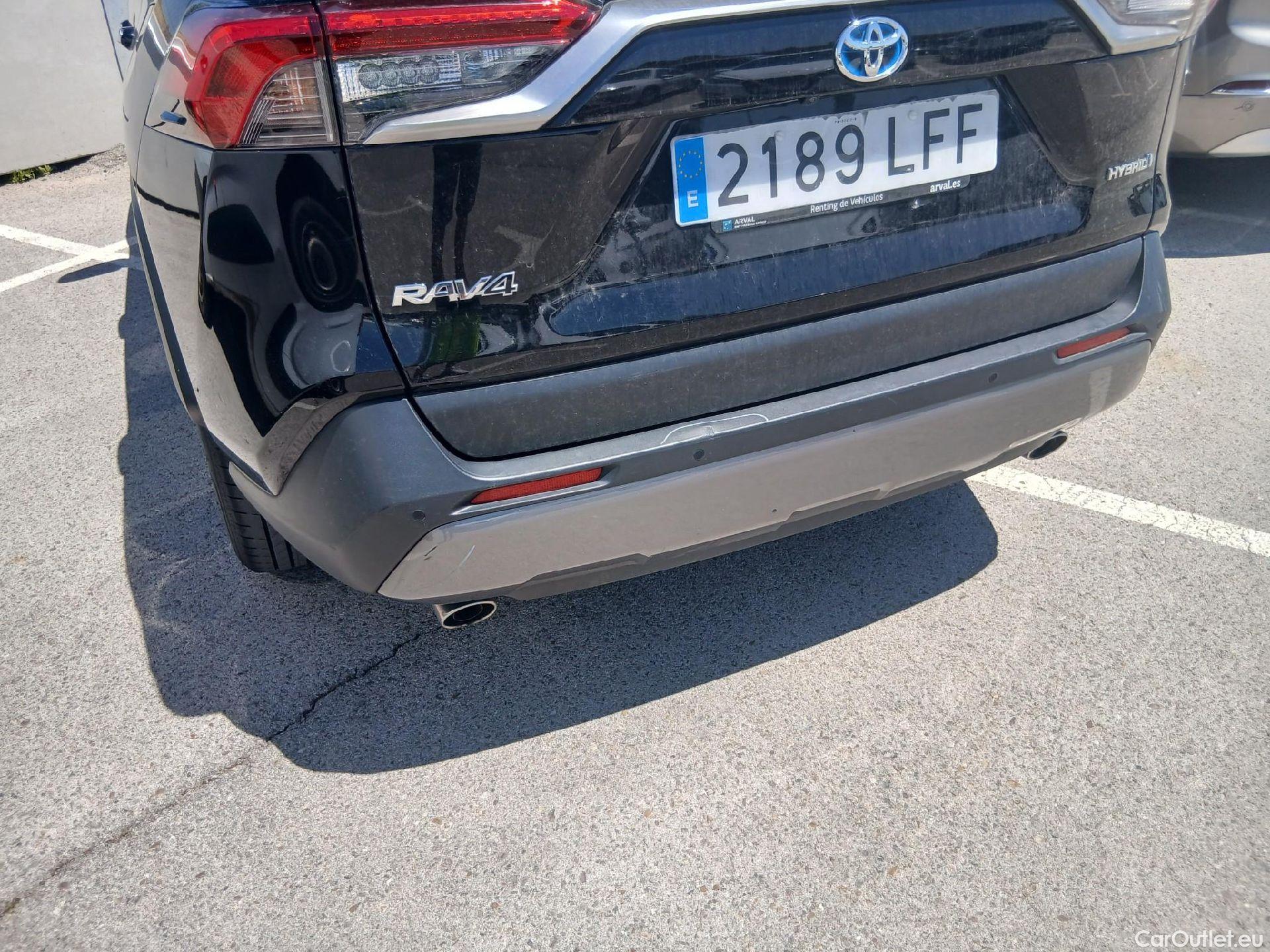  Toyota  RAV4 TOYOTA  / 2018 / 5P / todoterreno 2.5l 220H Luxury #16