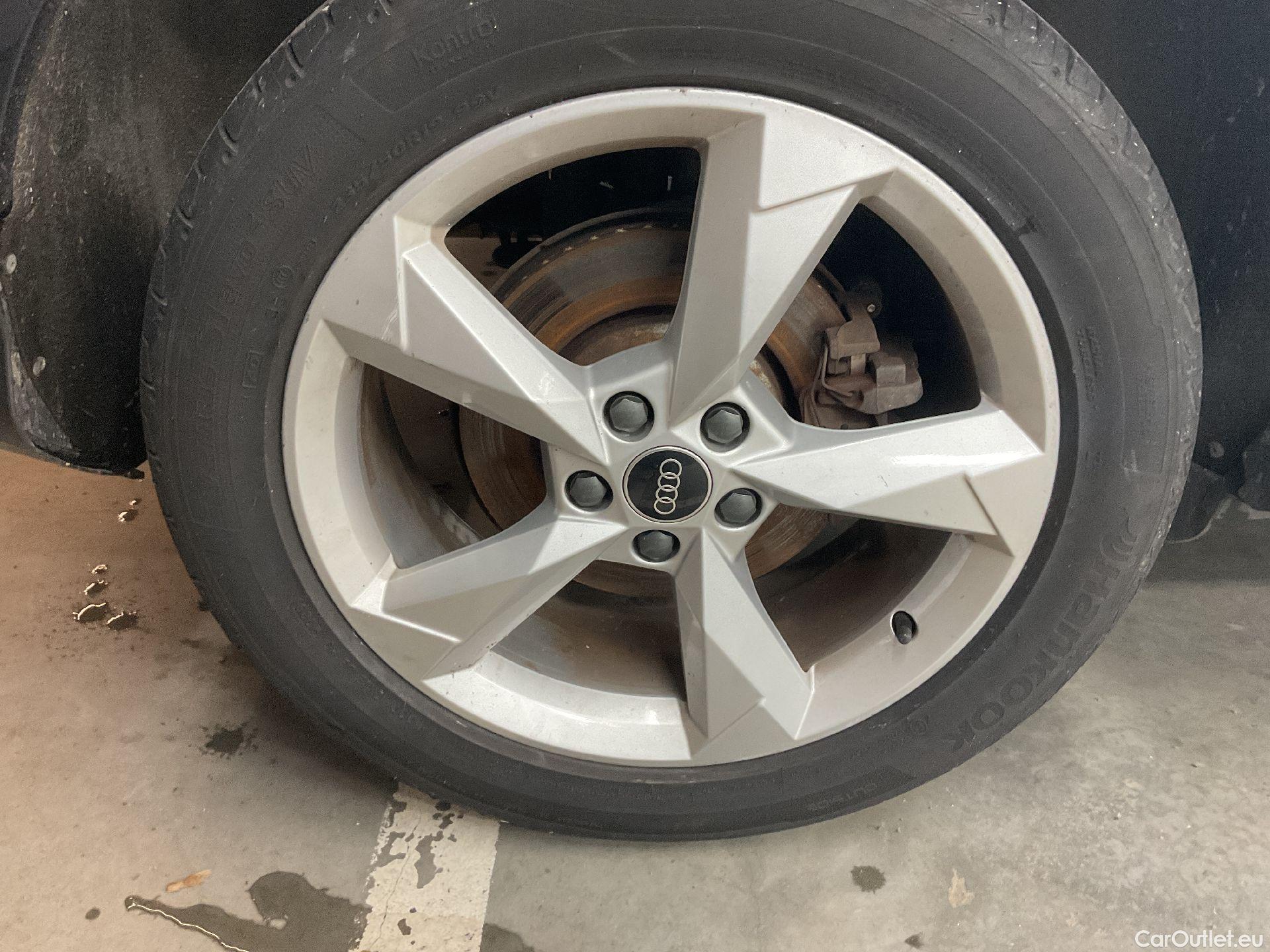  Audi  Q3 Audi,  SB '19 PHEV, Audi  Sportback 45 TFSI e S tronic S Line 5d #25