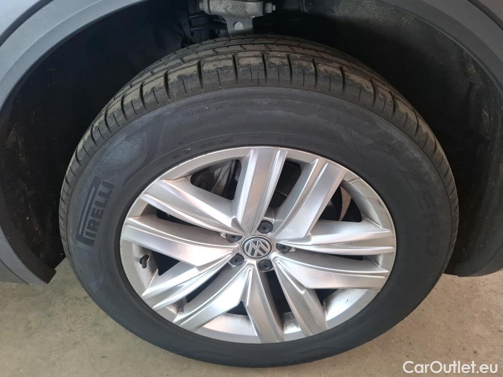  Volkswagen  Touareg VOLKSWAGEN   2018  5P  SUV 3 0 V6 TDI 231 4WD CARAT EXCLUSIVE AUTO #33