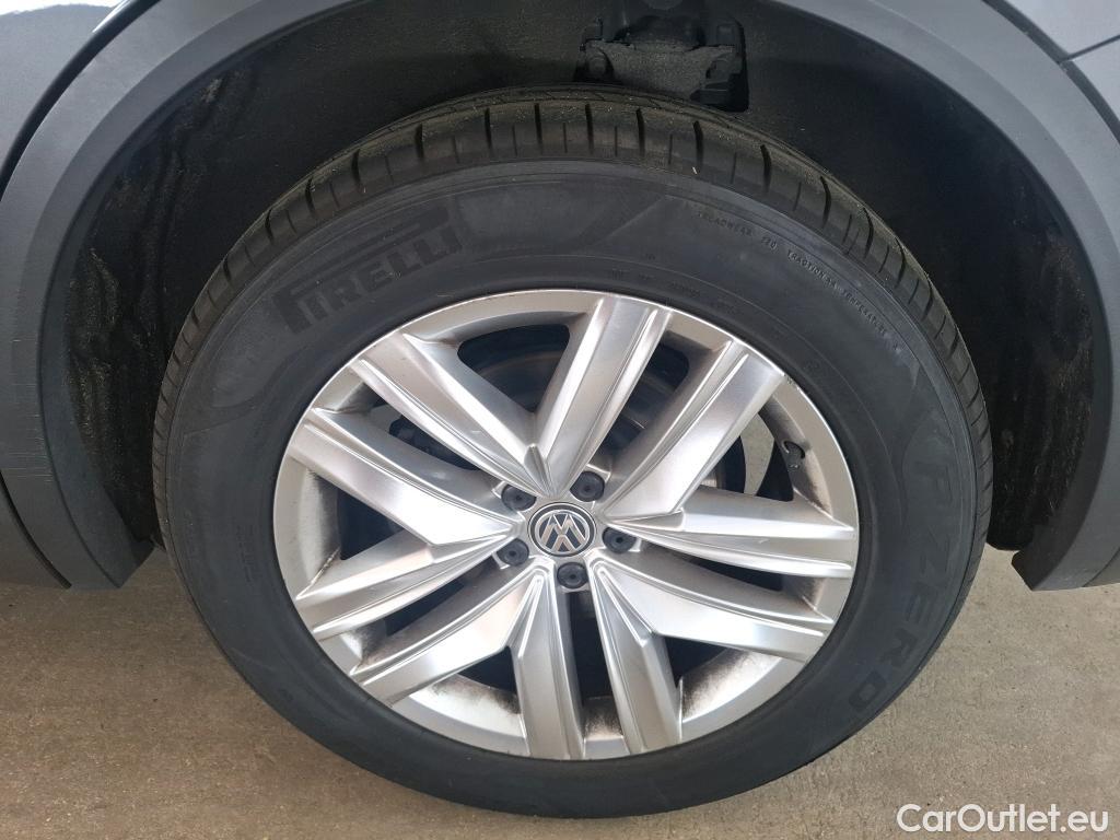  Volkswagen  Touareg VOLKSWAGEN   2018  5P  SUV 3 0 V6 TDI 231 4WD CARAT EXCLUSIVE AUTO #39