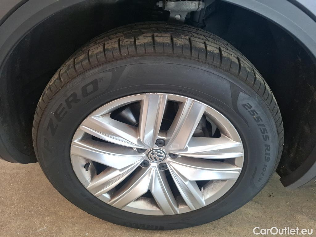  Volkswagen  Touareg VOLKSWAGEN   2018  5P  SUV 3 0 V6 TDI 231 4WD CARAT EXCLUSIVE AUTO #29