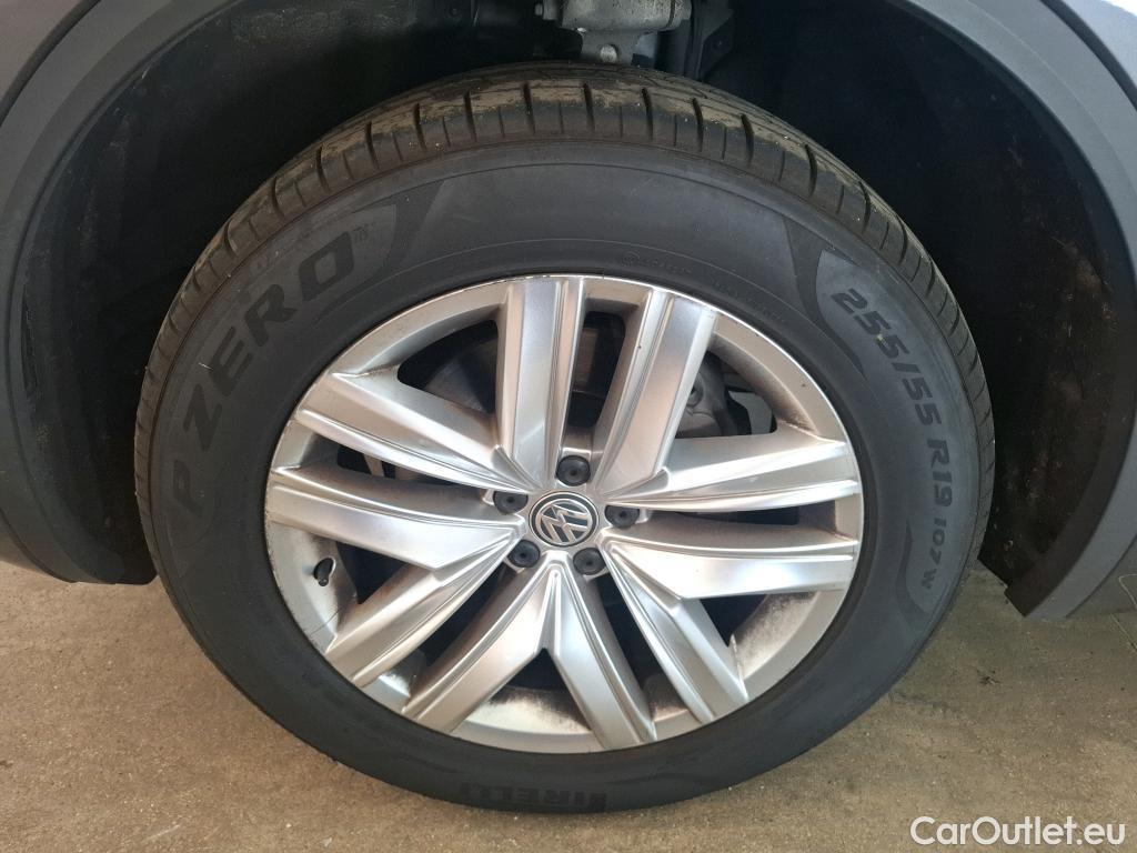  Volkswagen  Touareg VOLKSWAGEN   2018  5P  SUV 3 0 V6 TDI 231 4WD CARAT EXCLUSIVE AUTO #30