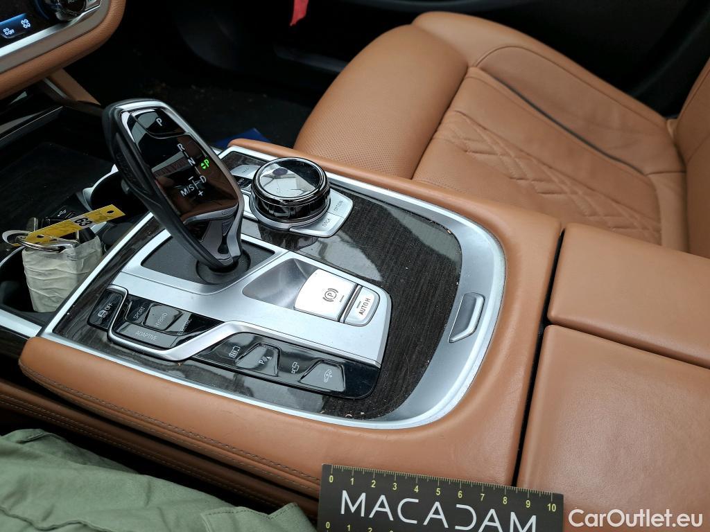  Bmw  Serie 7 BMW Série 7 Limousine / 2019 / 4P / Berline 745Le xDrive 394 ch Exclusive BVA8 #13