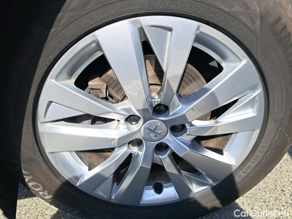  Peugeot  3008  Active Pack 1.2 PureTech 130CV BVA8 E6d #9
