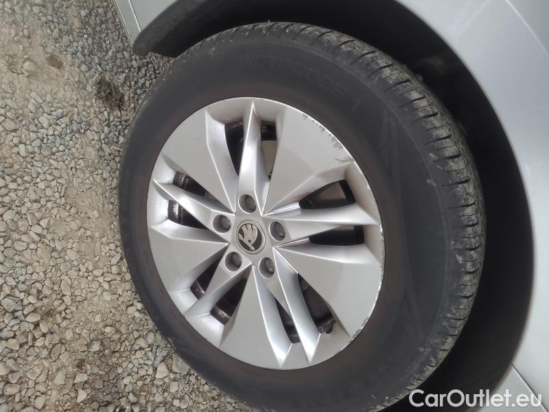  Skoda  Octavia  Combi (NX3)(2020) Oct.C.2.0TDI 110 4x4 Ambit AT #20