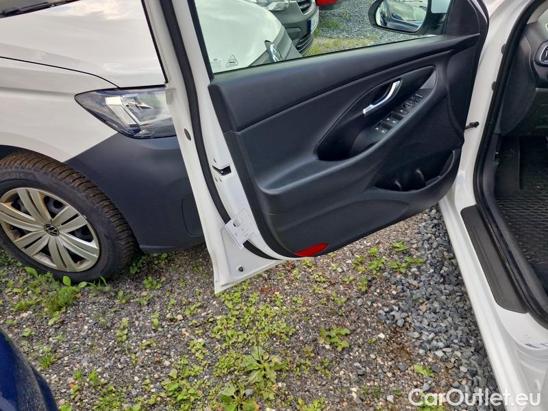  Hyundai  i30   cw (PD)(2017->)  1.5i CVVT Comfort kombi 5d #2