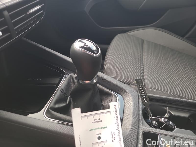  Skoda  Octavia  Lim. (NX3)(2020)  1.5TSI 110 Ambition 5d #8