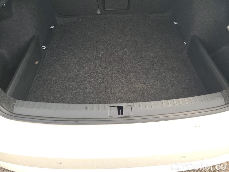  Skoda  Octavia  Lim. (NX3)(2020)  1.5TSI 110 Ambition 5d #12
