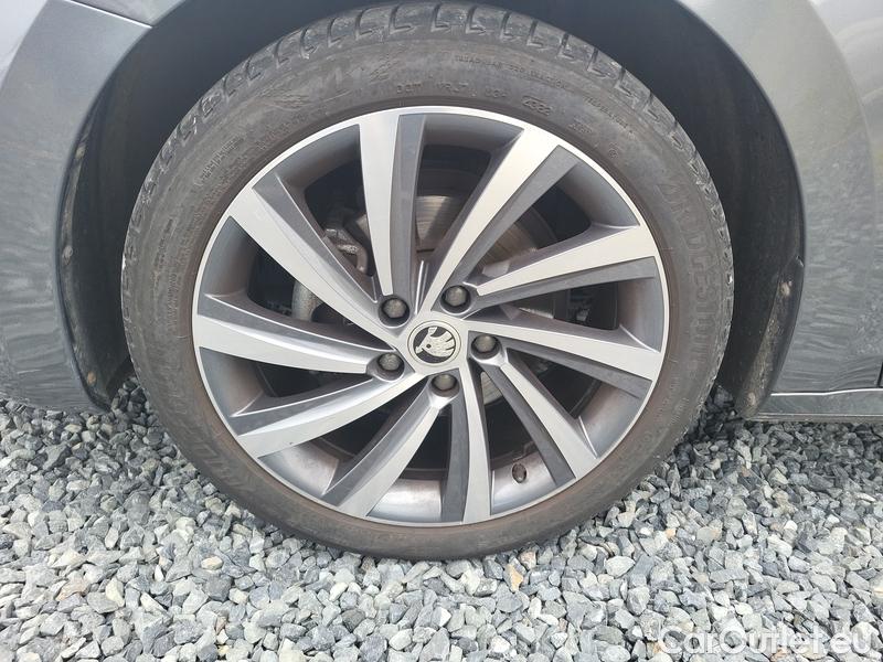  Skoda  Octavia  Combi (NX3)(2020) Oct.Com.1.5e-TEC 110 Style AT #1