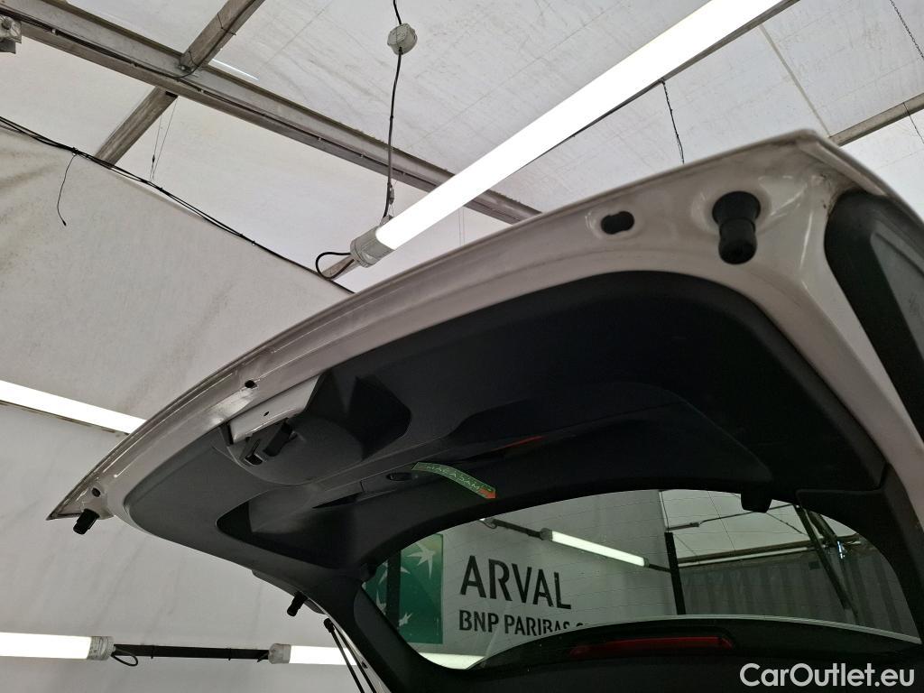  Peugeot  2008  Allure Business 1.5 HDi 100CV BVM6 E6d #42