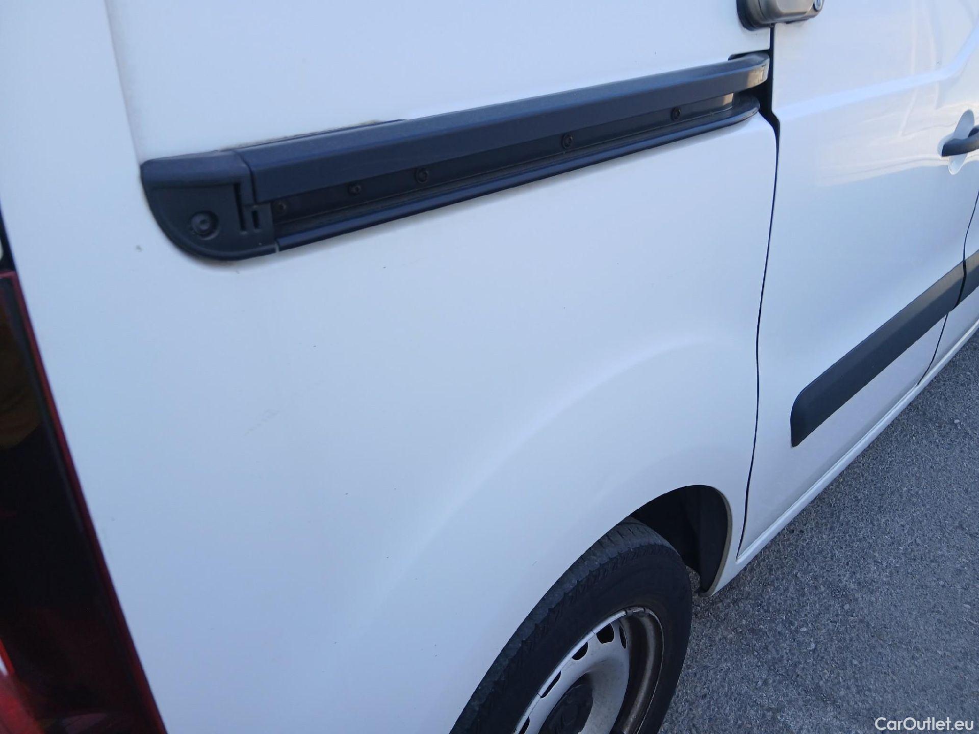  Citroen  Berlingo CITROEN  / 2015 / 3P / furgón derivado de turismo BlueHDi 74KW (100CV) #17