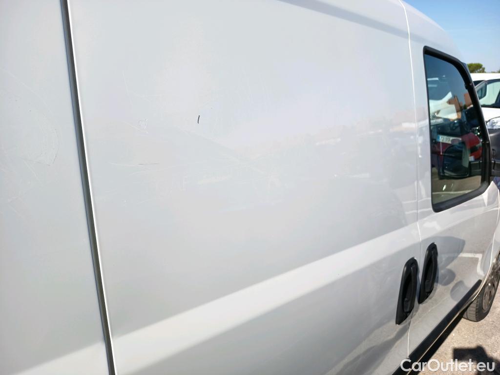  Fiat  Doblo FIAT Doblò Cargo/2015/4P/furgón derivado de turismo Cargo SX 1.6 Mjet 66kW (90CV) (AC) #17