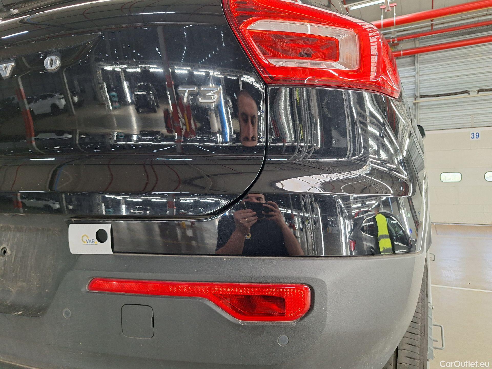 Volvo  XC 40 Volvo, XC40 '17, Volvo XC40 T3 R-Design 5d #24