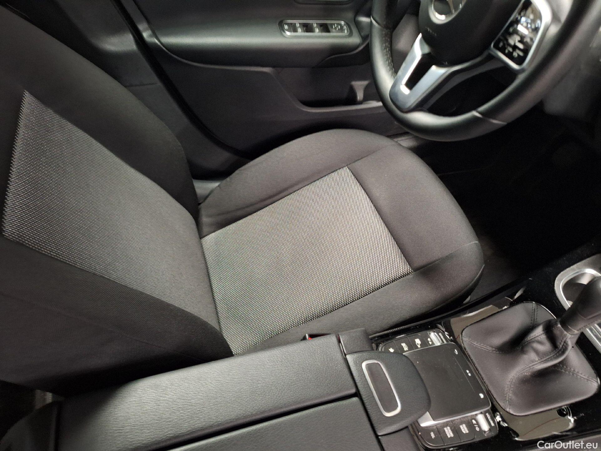  Mercedes  A-Klasse Mercedes, A-Class Berline '18, Mercedes-Benz  Limousine A 180d Business S #10