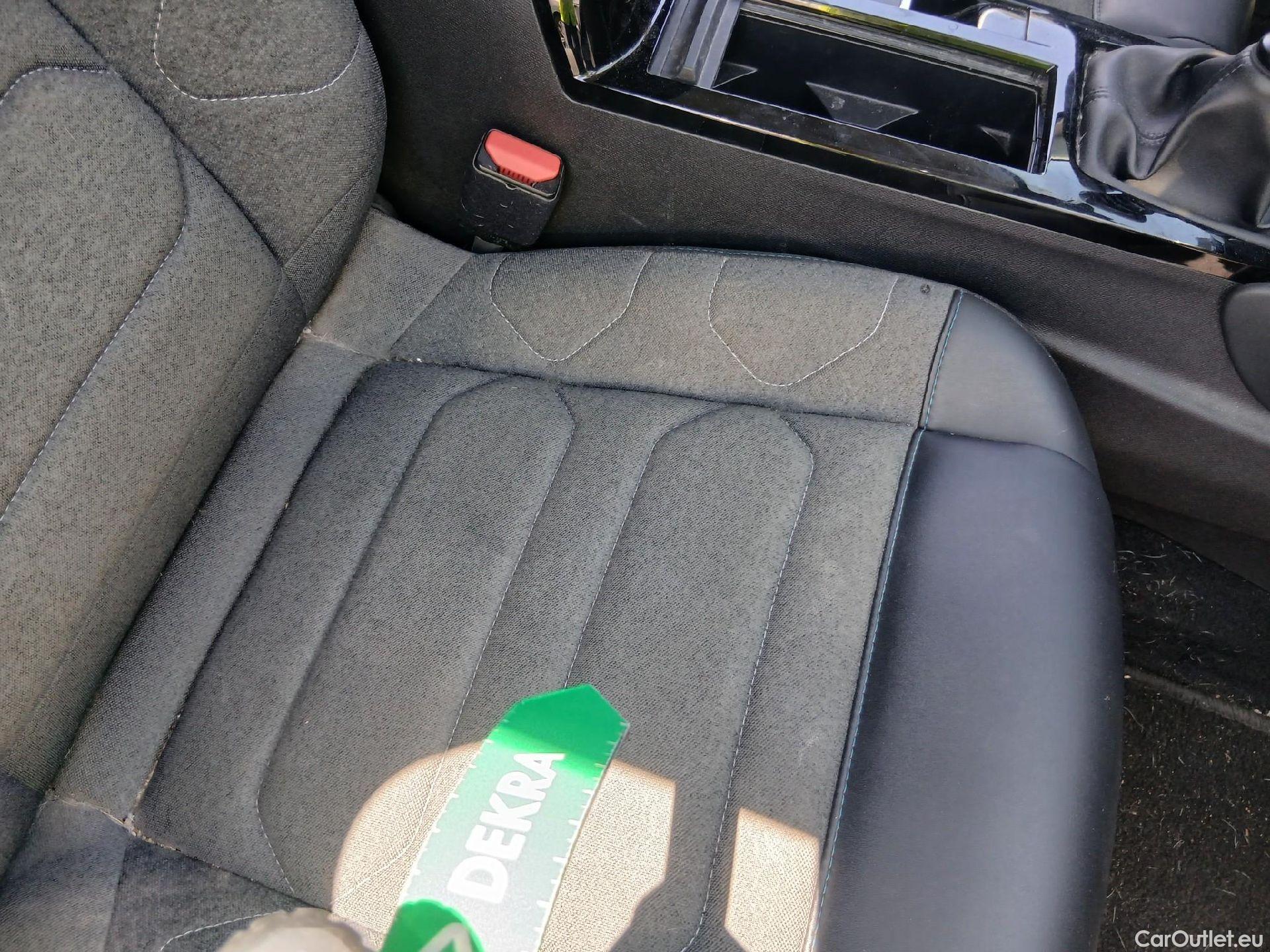  Citroen  C4 CITROEN  / 2020 / 5P / berlina con portón PureTech 130 S&S 6v Feel Pack #31