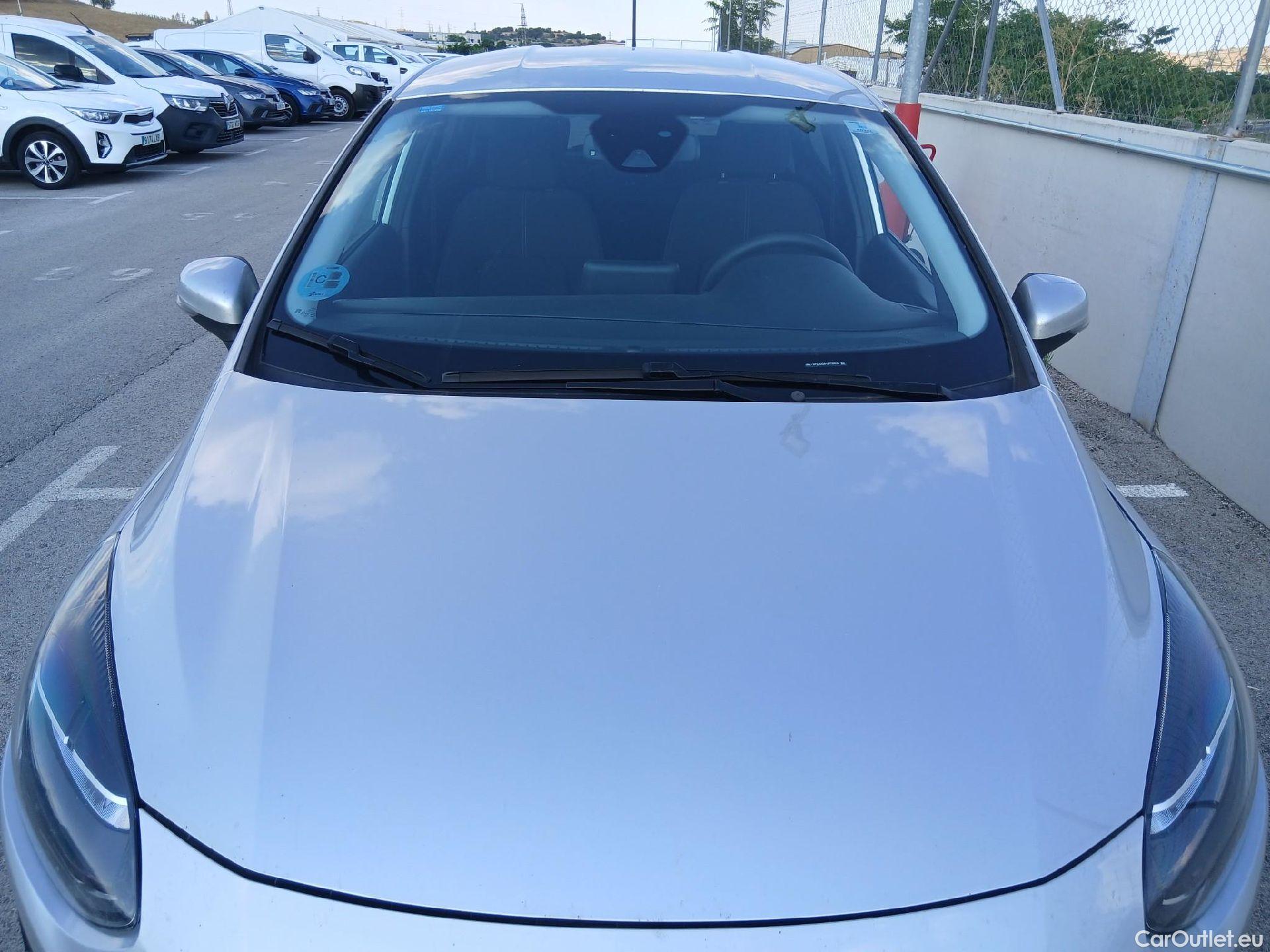  Ford  Fiesta FORD  / 2021 / 5P / berlina con portón 1.1 IT-VCT 55kW (75CV) Trend 5p #3