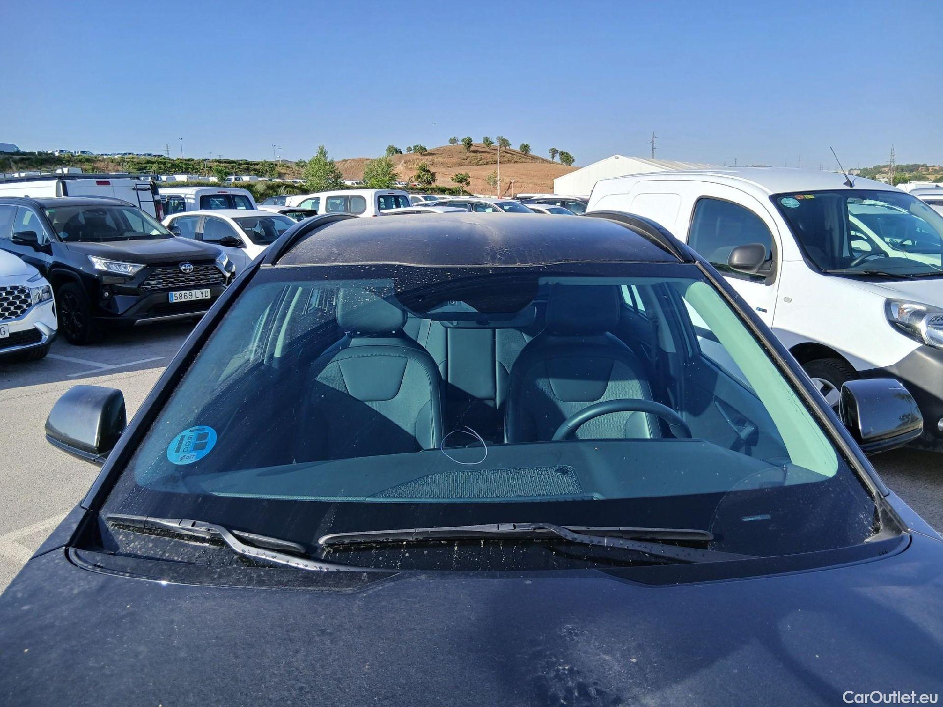  KIA  Niro KIA  / 2022 / 5P / crossover 1.6 GDi HEV 104kW (141CV) Drive #1