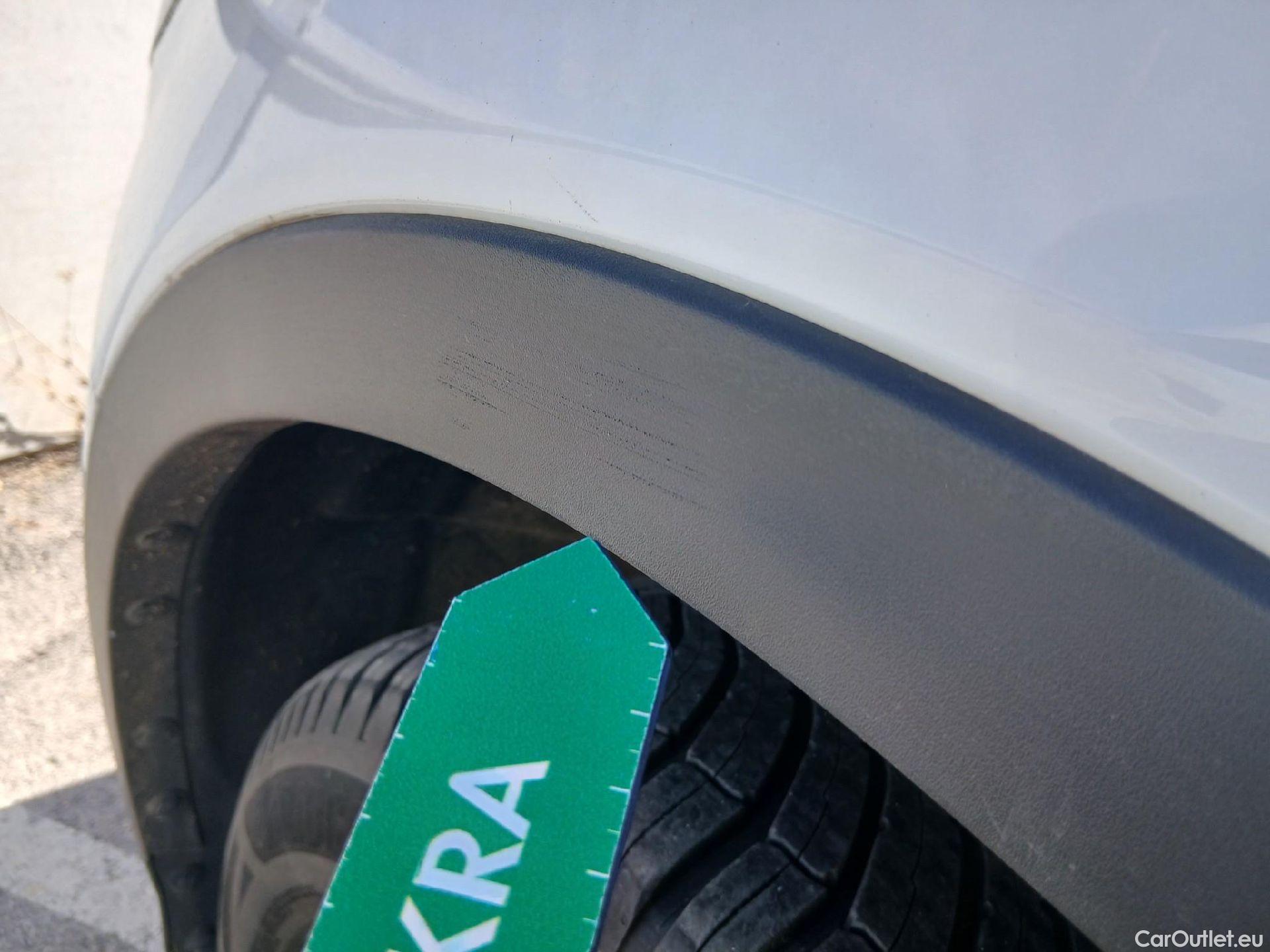  Ford  Kuga FORD  / 2016 / 5P / todoterreno 1.5 EcoBoost 88kW 4x2 Trend+ (CX) #8