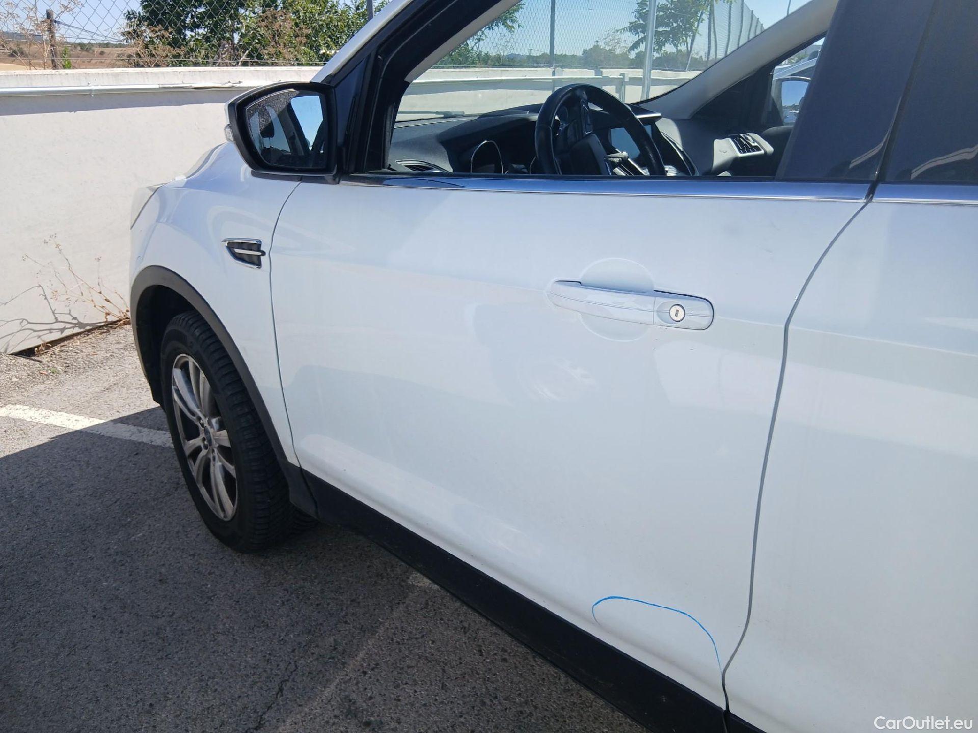  Ford  Kuga FORD  / 2016 / 5P / todoterreno 1.5 EcoBoost 88kW 4x2 Trend+ (CX) #12