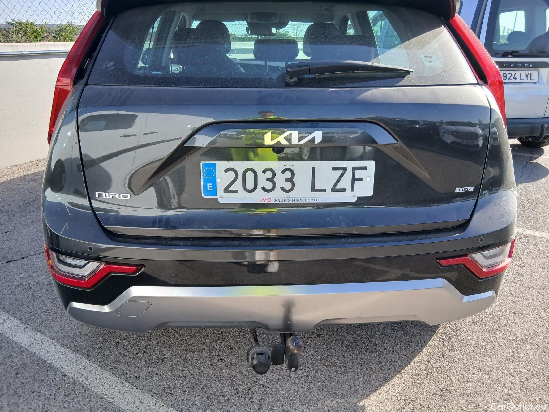  KIA  Niro KIA  / 2022 / 5P / crossover 1.6 GDi HEV 104kW (141CV) Drive #29