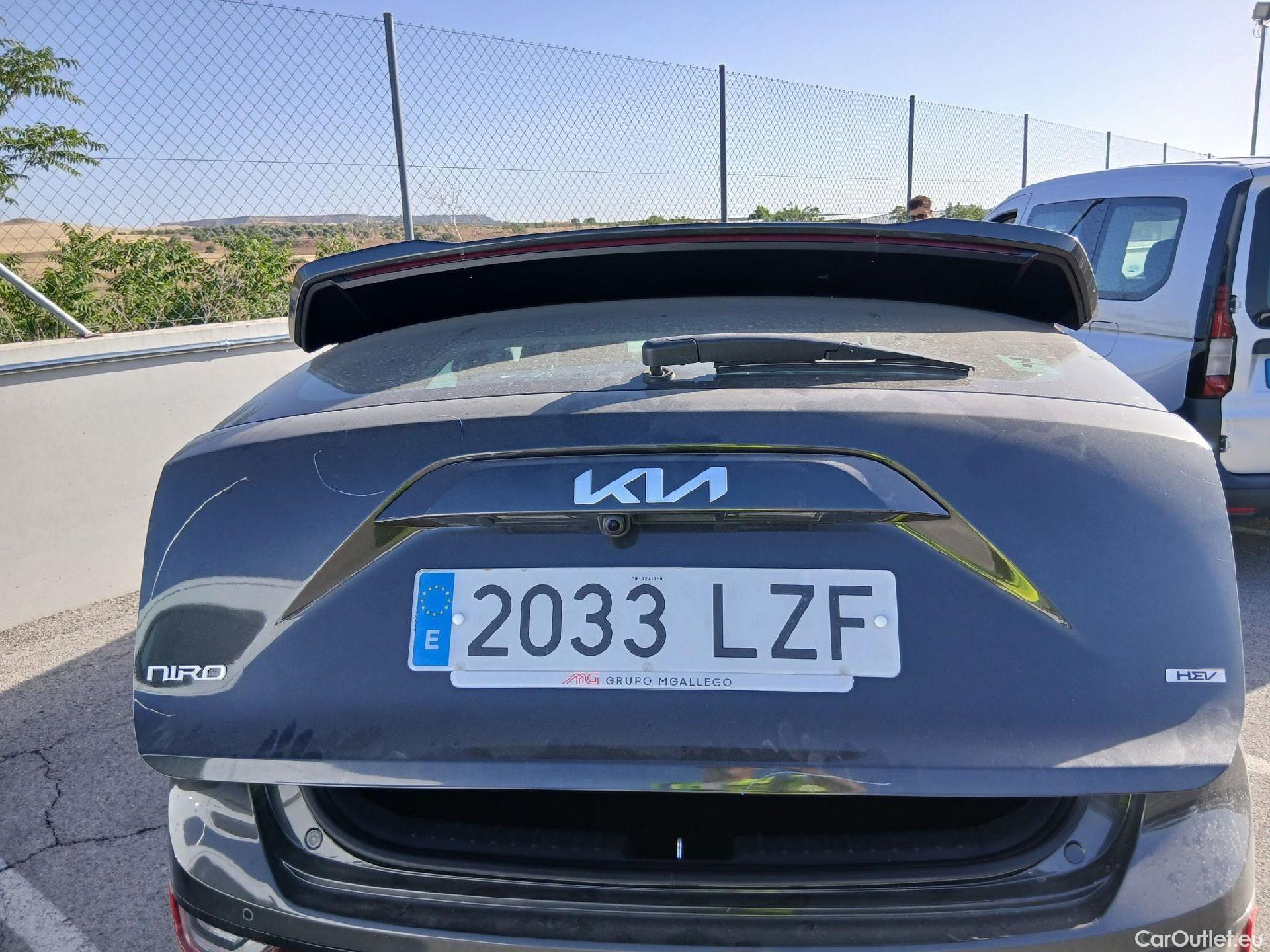  KIA  Niro KIA  / 2022 / 5P / crossover 1.6 GDi HEV 104kW (141CV) Drive #32