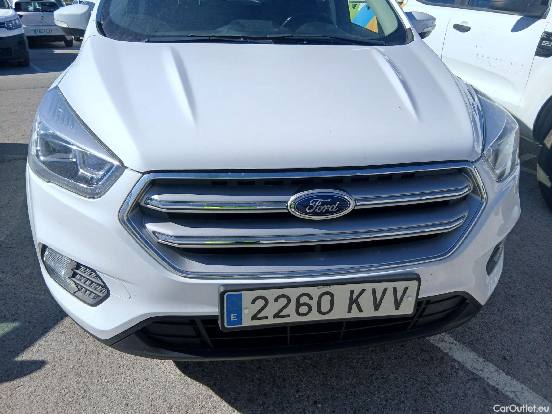 Ford  Kuga FORD  / 2016 / 5P / todoterreno 1.5 EcoBoost 88kW 4x2 Trend+ (CX) #3