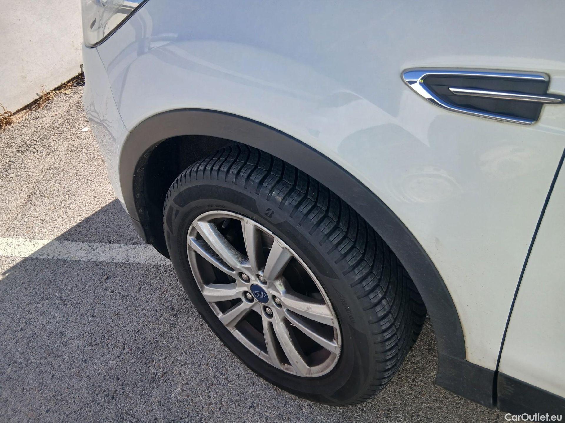  Ford  Kuga FORD  / 2016 / 5P / todoterreno 1.5 EcoBoost 88kW 4x2 Trend+ (CX) #9