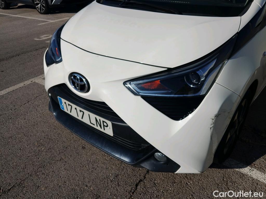  Toyota  Aygo TOYOTA  / 2018 / 5P / minicoche 1.0 70 x-play #18