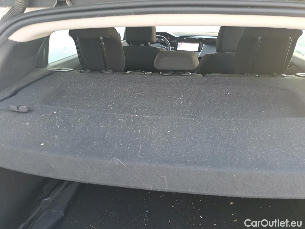  Peugeot  308 PEUGEOT  / 2021 / 5P / berlina con portón 5P Active Pack BlueHDi 130 S&S MAN #5