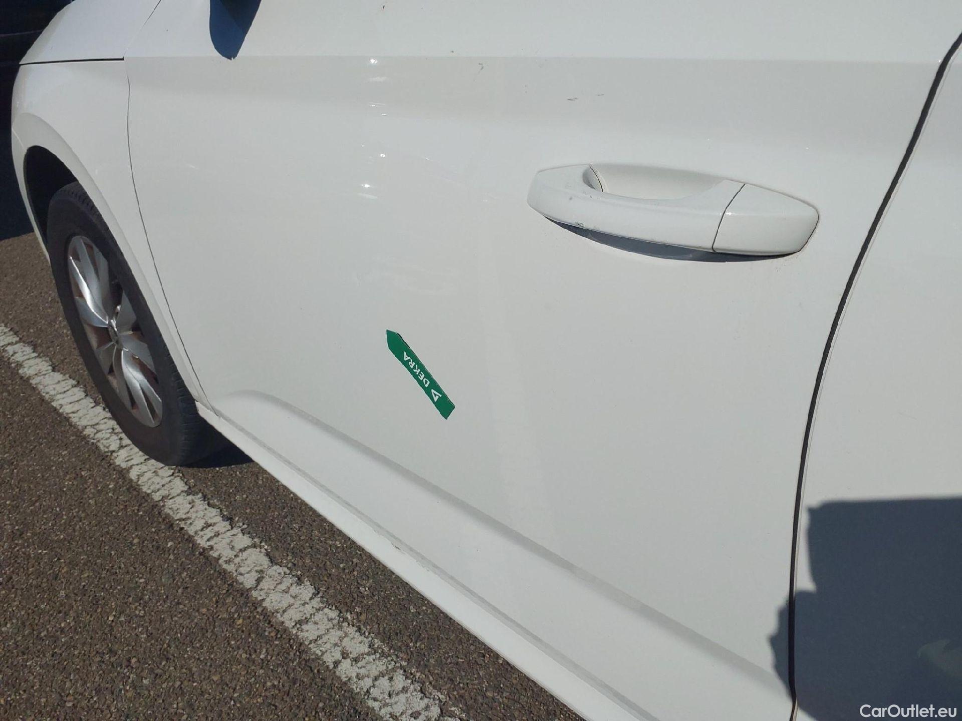  Skoda  KAMIQ SKODA  1.0 TSI 81kW (110CV) DSG Ambition (CX) #9