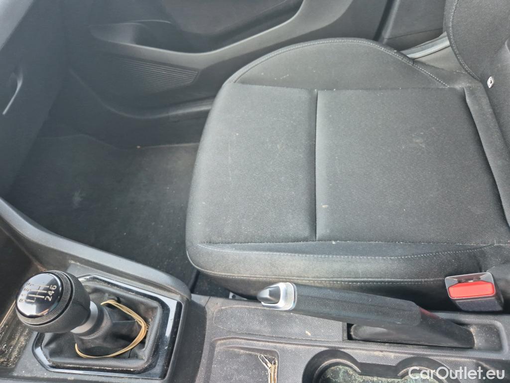  Renault  Clio RENAULT  / 2019 / 5P / berlina con portón Business Blue dCi 74kW (100CV) #4