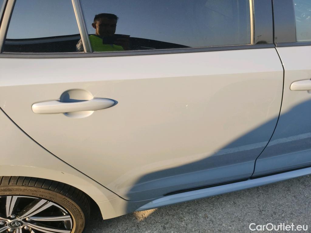  Toyota  Corolla TOYOTA  / 2019 / 5P / familiar 1.8 125H STYLE E-CVT TOURING SPORT #19