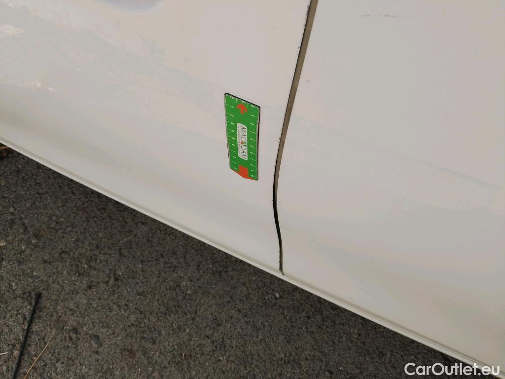  Toyota  Aygo TOYOTA  / 2018 / 5P / minicoche 1.0 70 x-play #12