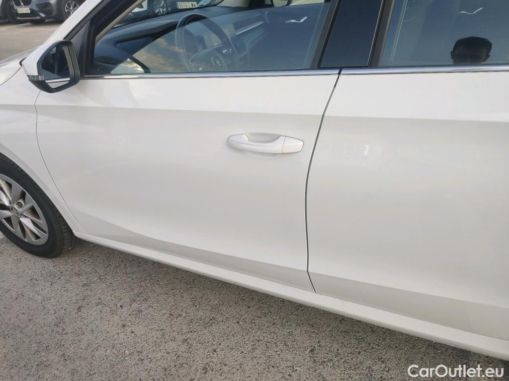  Skoda  Fabia SKODA  / 2021 / 5P / berlina con portón 1.0 TSI 70kW (95CV) Ambition (AC4) #5