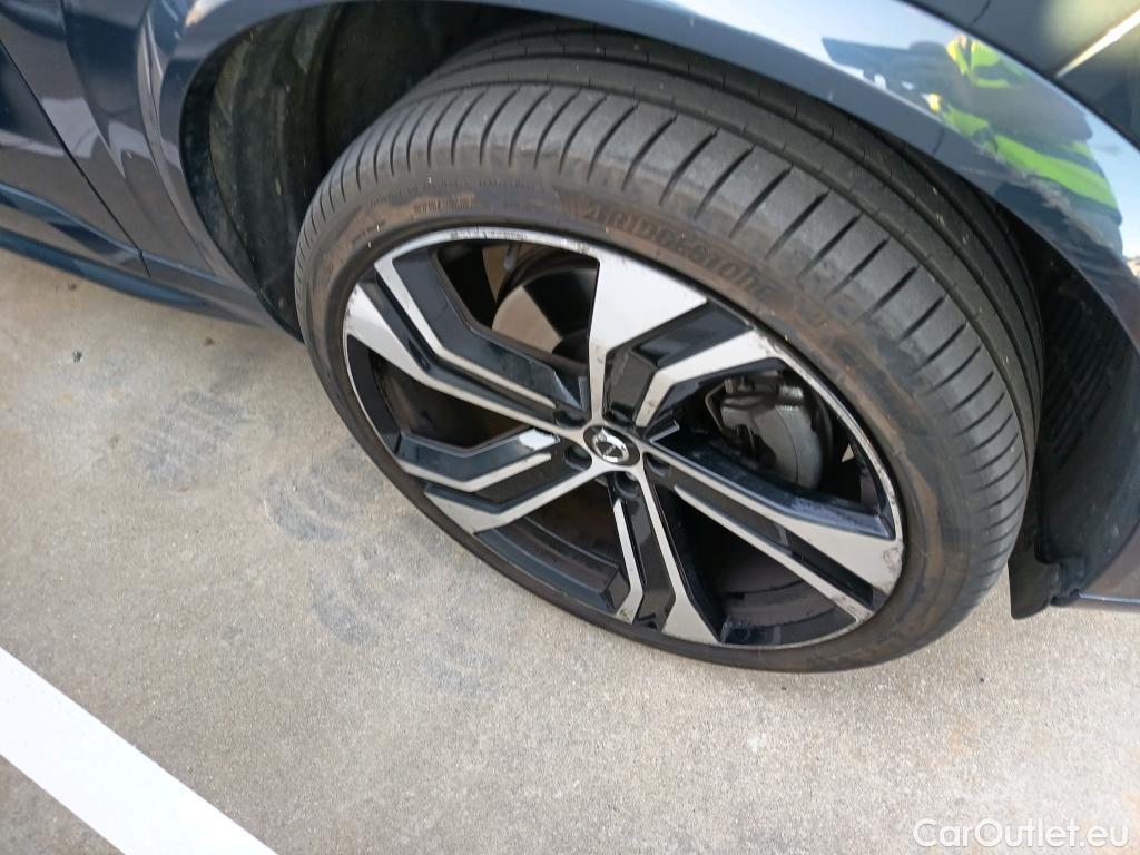  Volvo  XC90 VOLVO  / 2019 / 5P / todoterreno 2.0 T8 AWD Recharge R-Design Auto (AC) #3