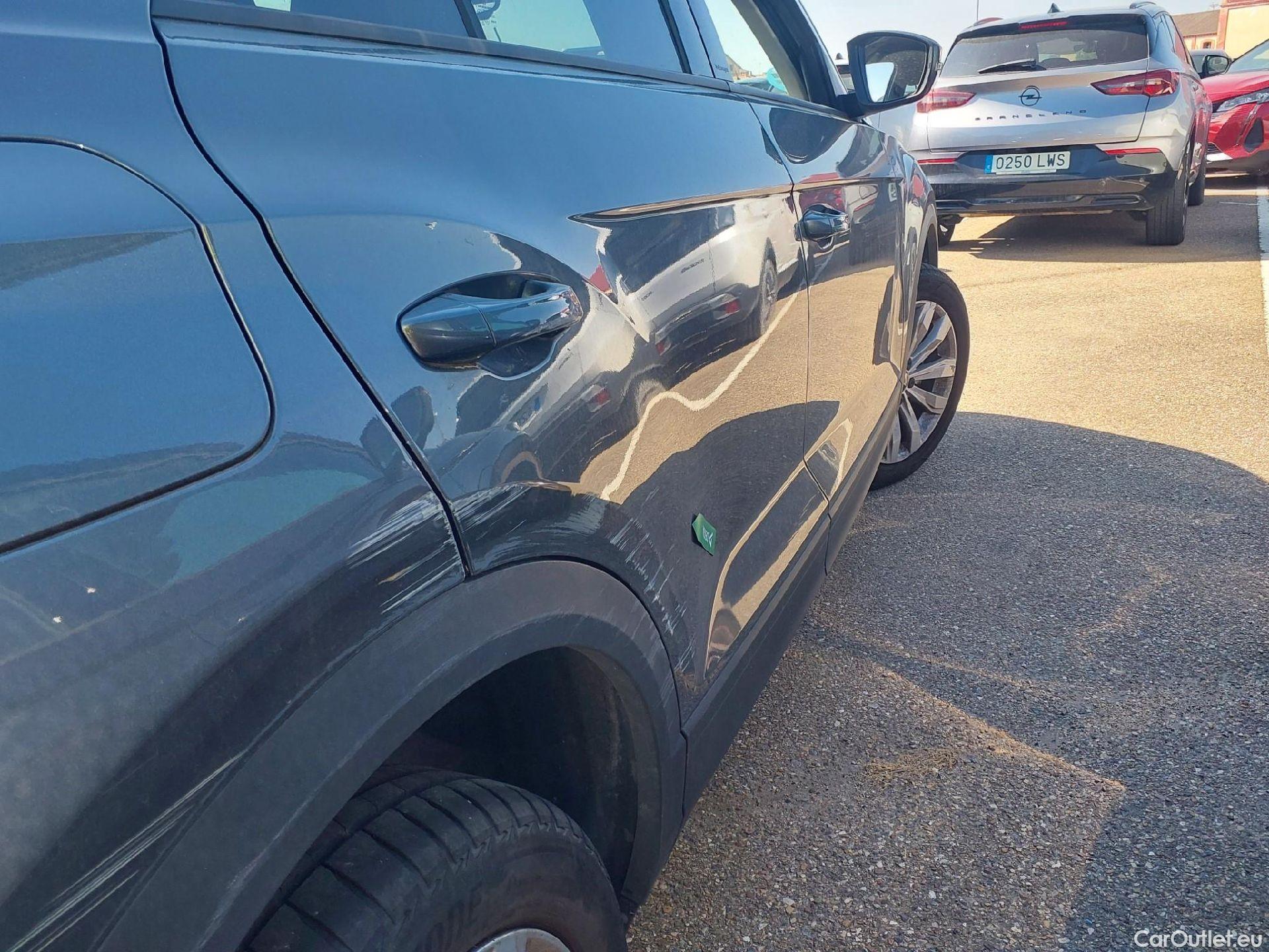  Volkswagen  T-ROC VOLKSWAGEN  / 2017 / 5P / todoterreno Advance 2.0 TDI 85kW (115CV) #28