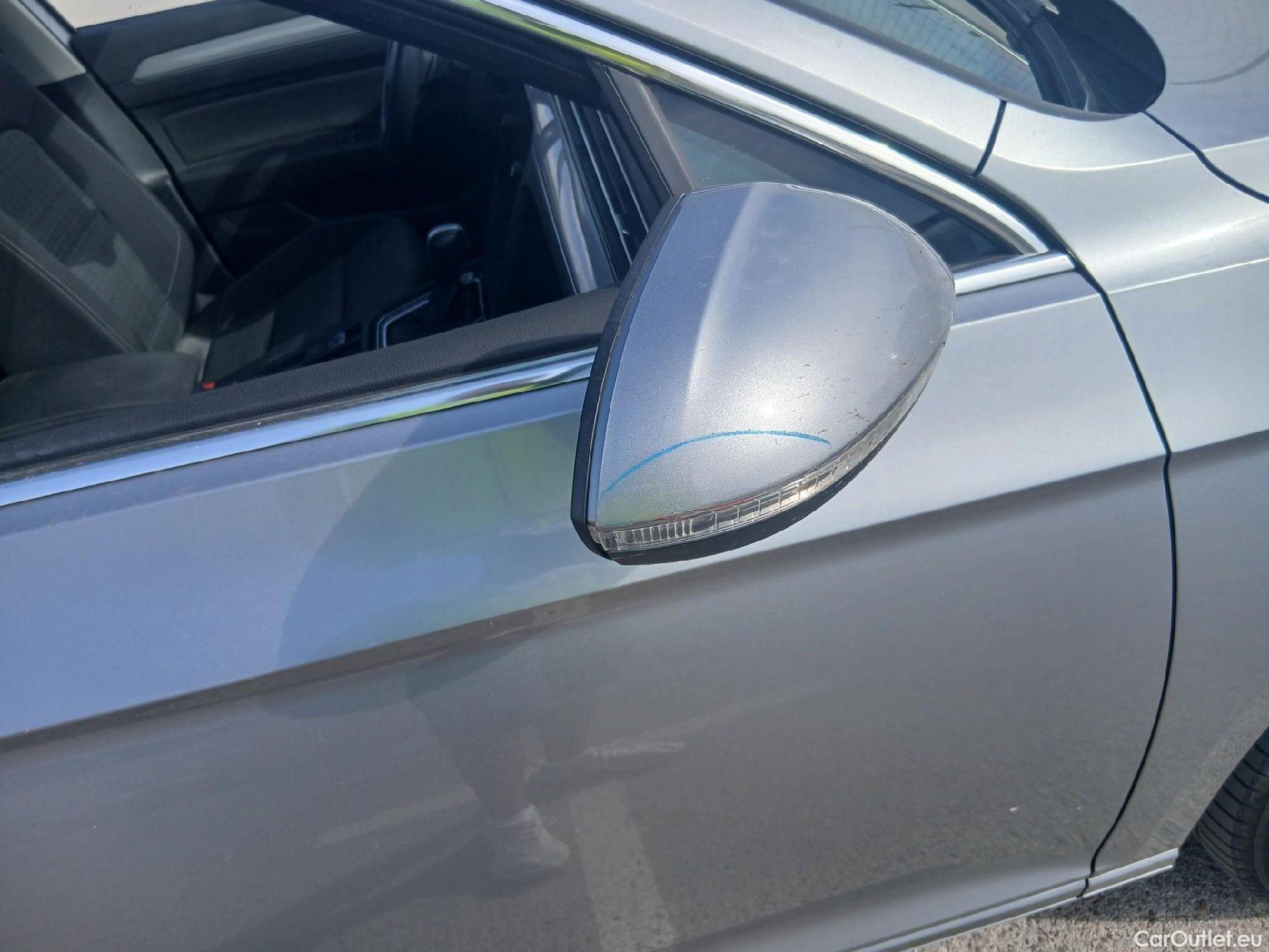  Volkswagen  Passat VOLKSWAGEN  / 2019 / 4P / sedán Executive 2.0 TDI 110kW (150CV) DSG #23