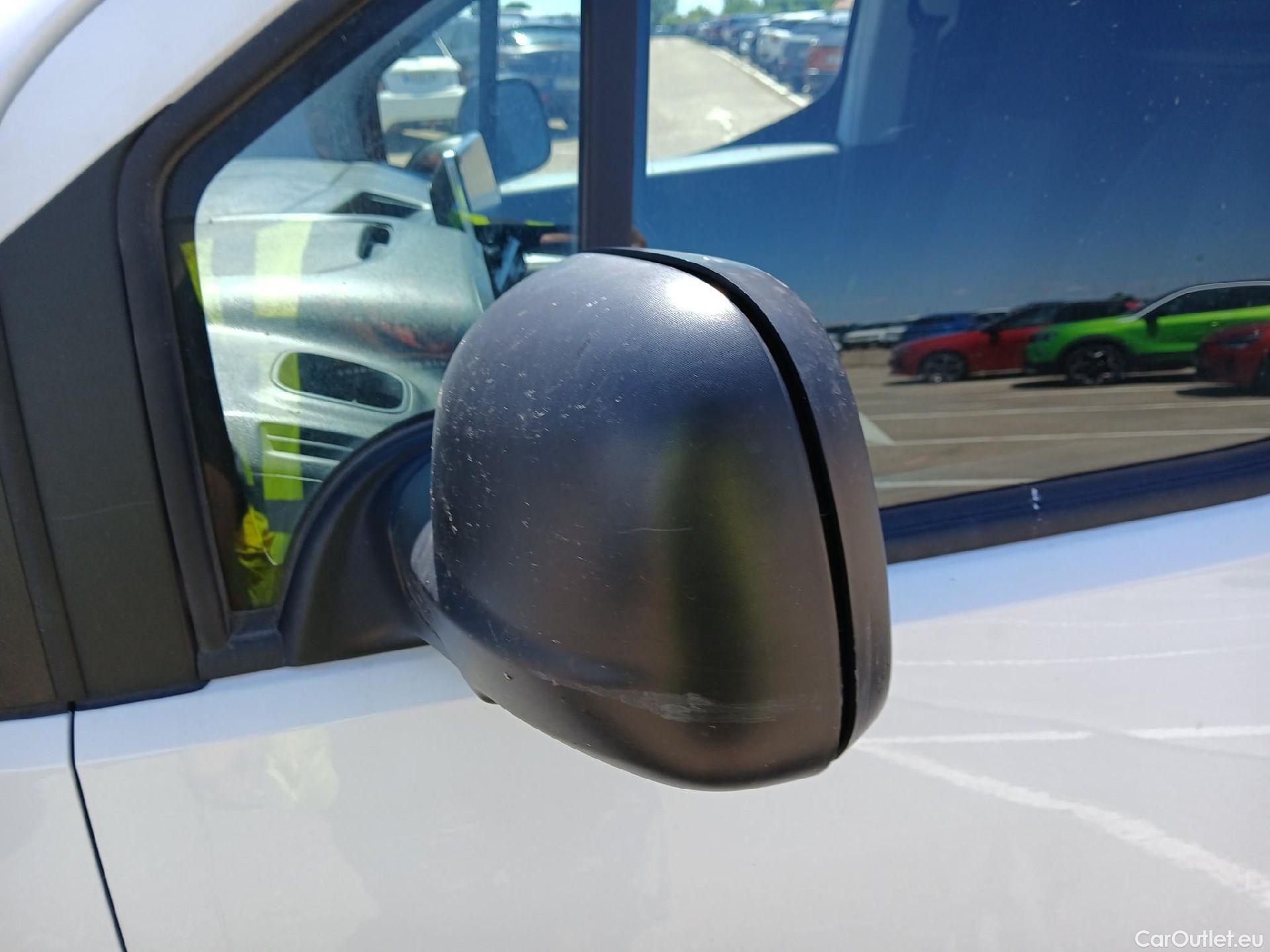  Citroen  Berlingo CITROEN  / 2018 / 4P / furgón derivado de turismo Talla M BlueHDi 100 CLUB #8