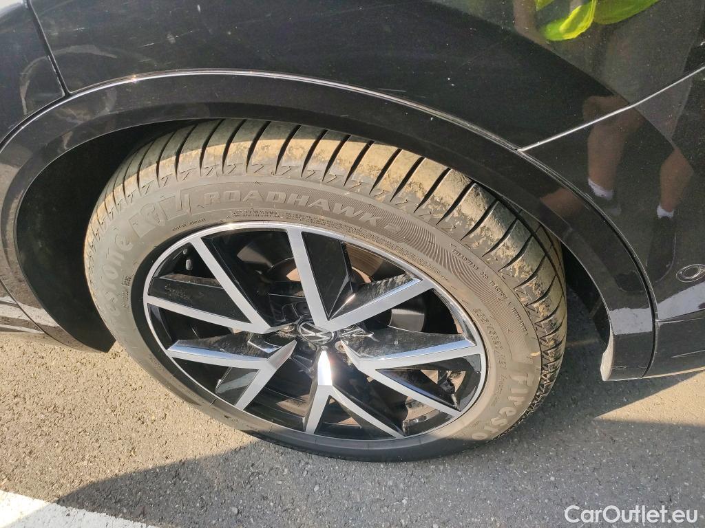 Volkswagen  Touareg VOLKSWAGEN  / 2018 / 5P / todoterreno R 3.0 V6 TSI 340kW Tip 4M (AC2) #8