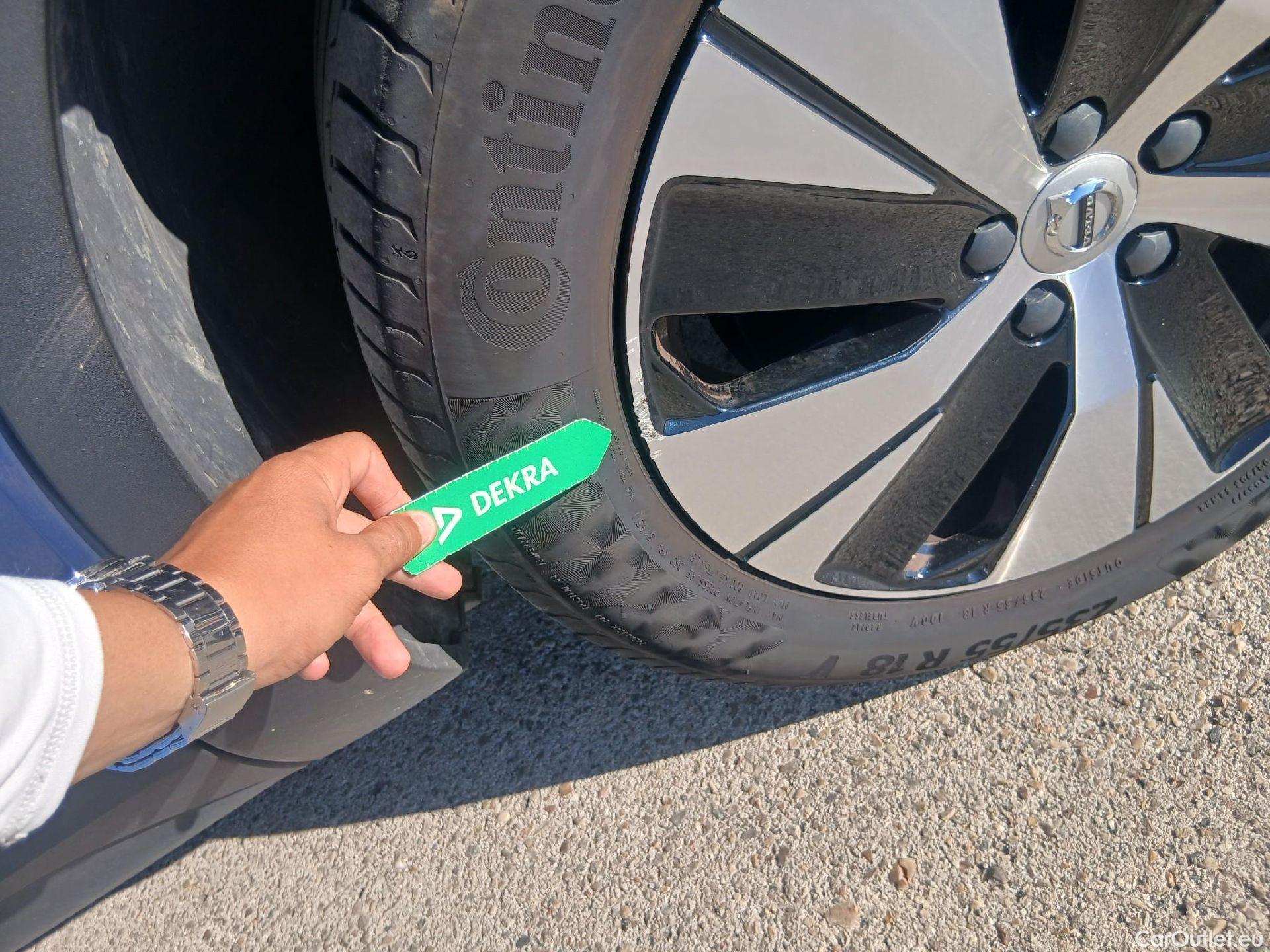  Volvo  XC 40 VOLVO XC40 / 2017 / 5P / todoterreno 1.5 T4 Twin Recharge R-Design Exp Auto #39