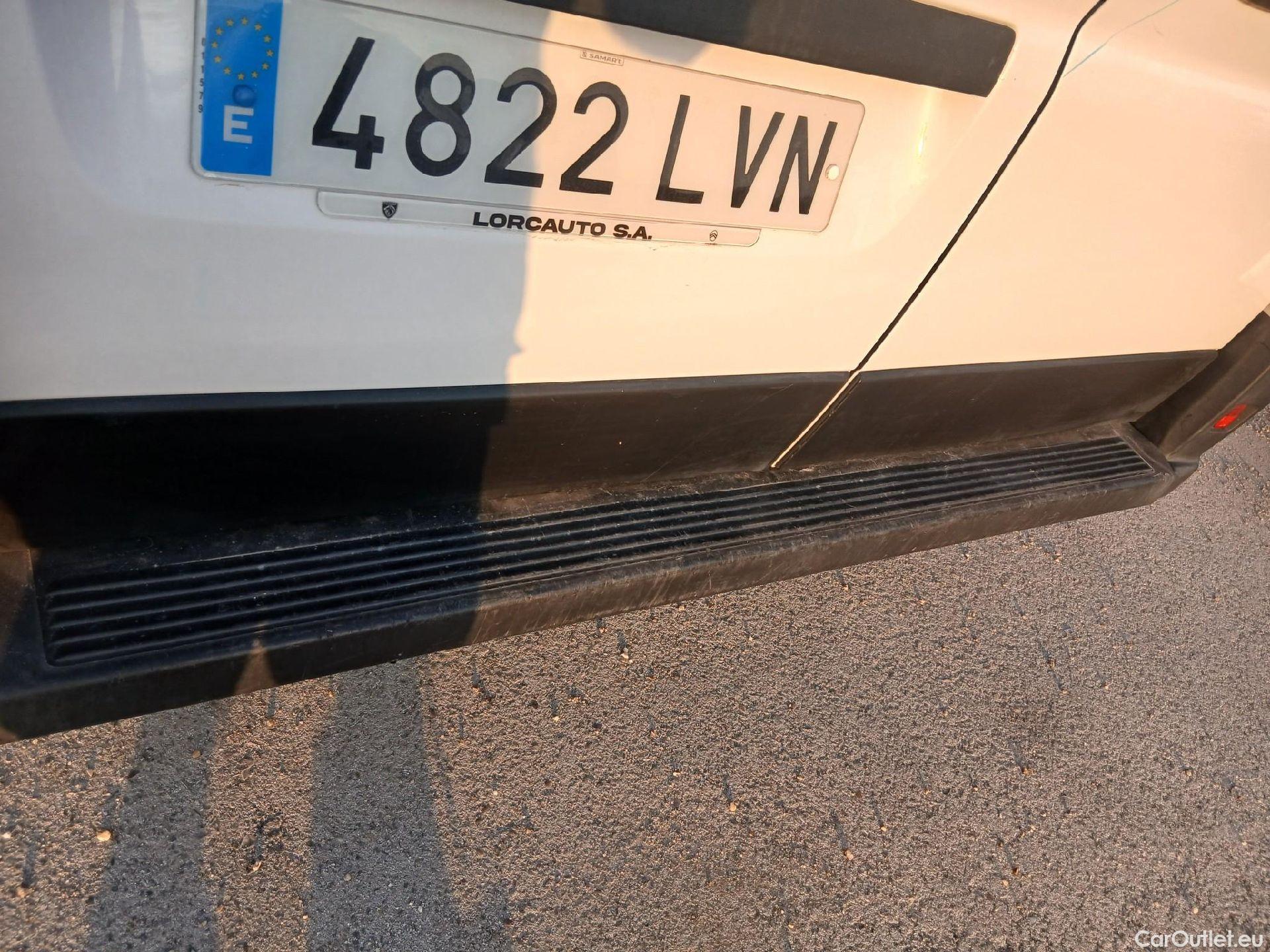  Peugeot  Boxer PEUGEOT  / 2014 / 4P / furgón 335 L2 H2 BHDI 103kW (140CV) S&S 6 V. M #39