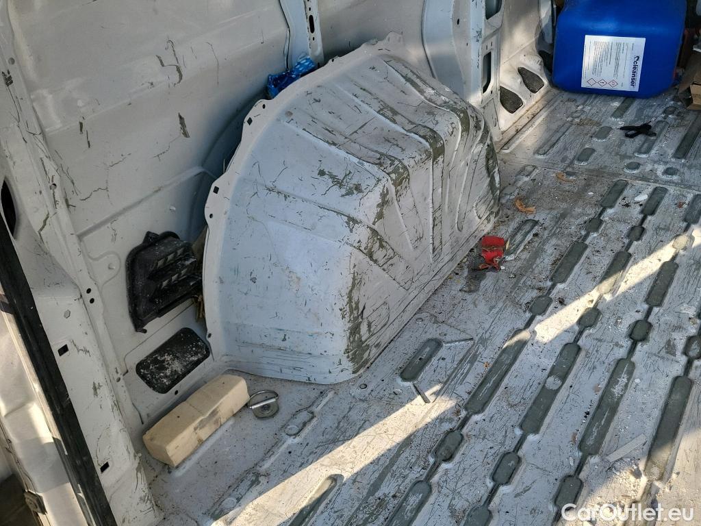  Opel  Movano OPEL  / 2021 / 4P / furgón  Q4 Furgón Base L2H2 3.5T 2.2 BHDi 103kW #8