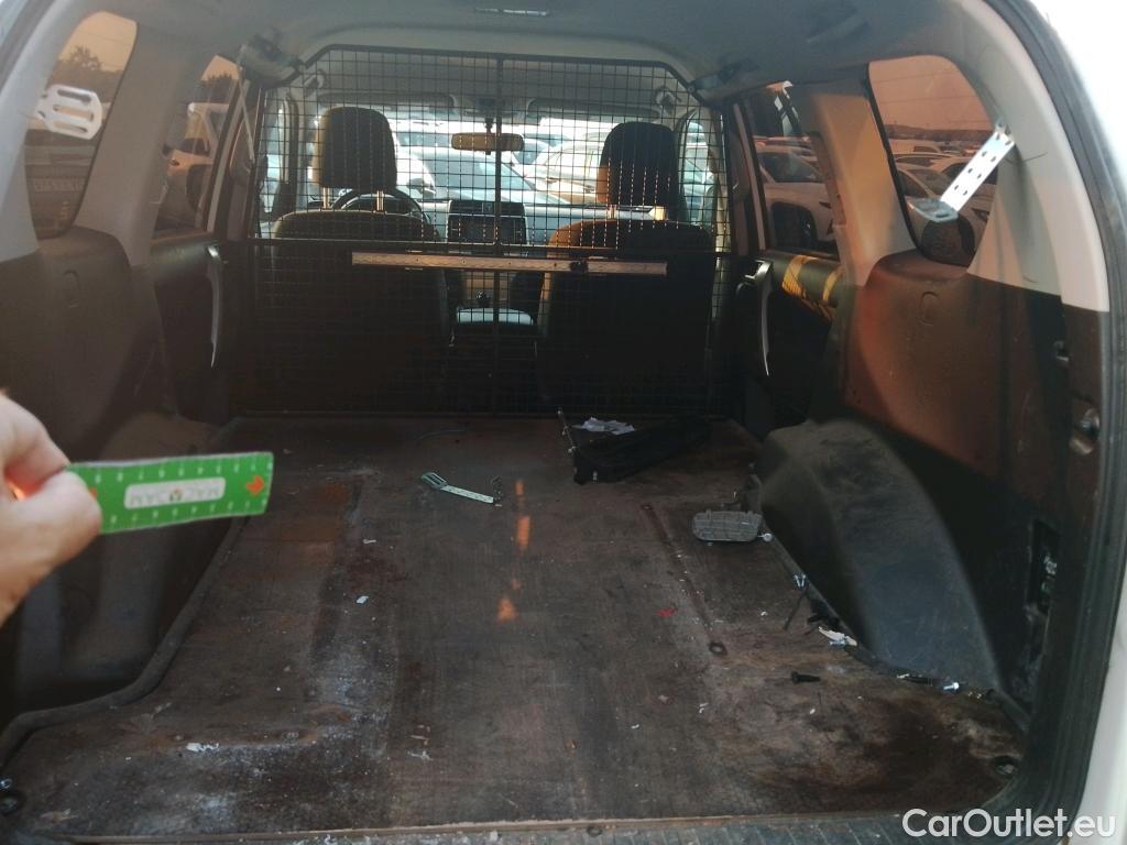  Toyota  Land Cruiser TOYOTA  / 2017 / 5P / todoterreno comercial 2.8 D-4D NX 2 Plazas #35